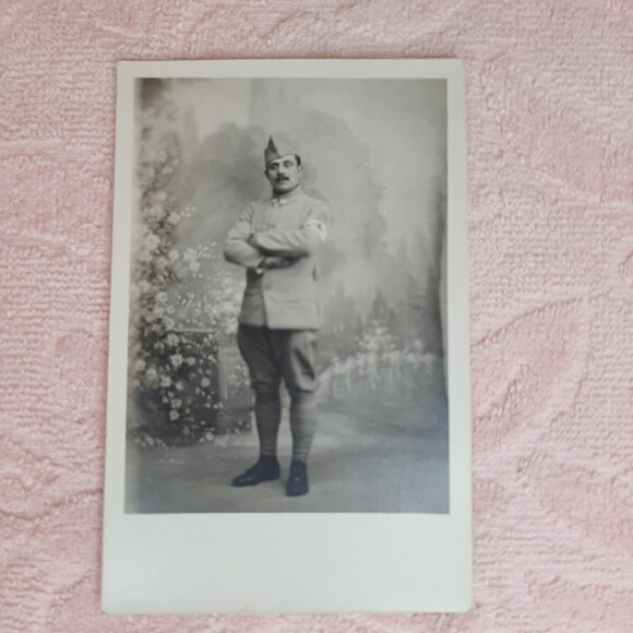 Vtg RPPC Photo Postcard WWI era French Military Soldier Medic Guilleminot Paris - Picture 2 of 10